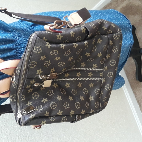 Ladies Backpack - Picture 2 of 6